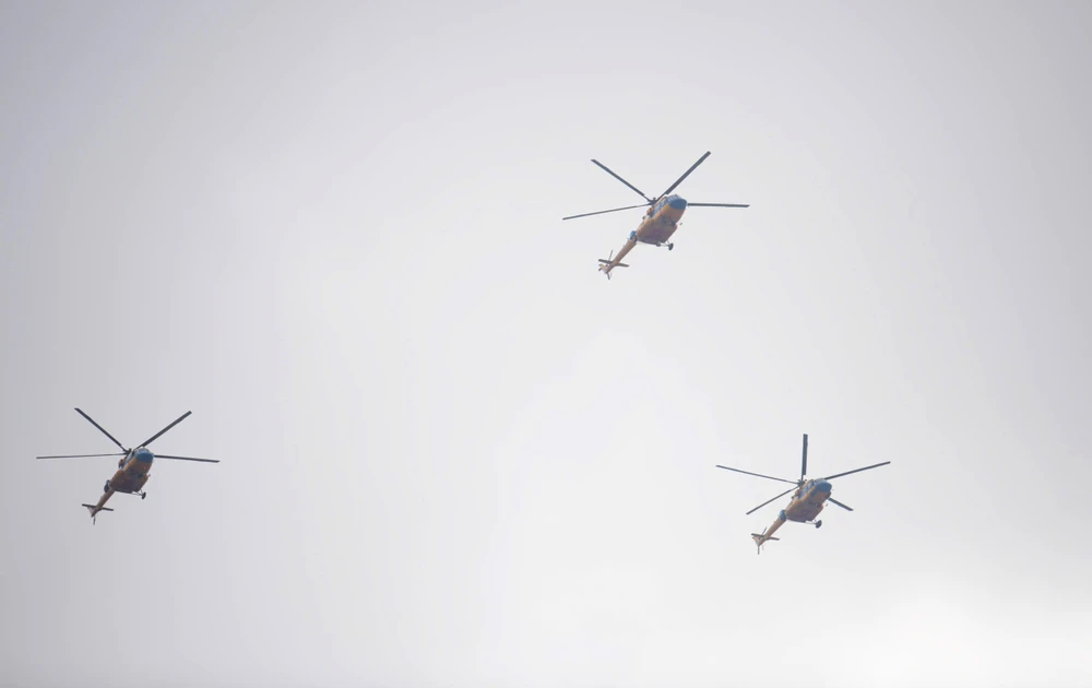 hợp luyện diễu binh (1).jpg