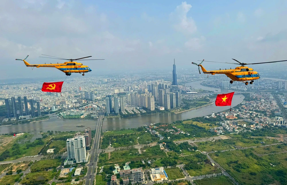 bay kéo cờ (10).jpg