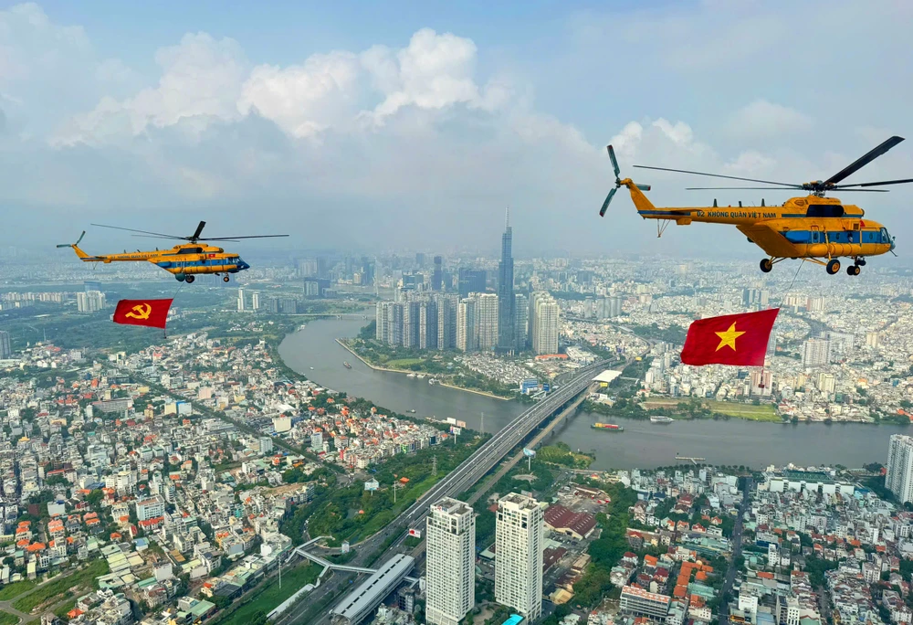 bay kéo cờ (11).jpg