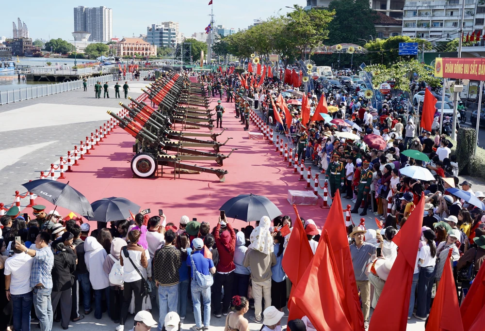 diễu binh 30-4 (6).JPG