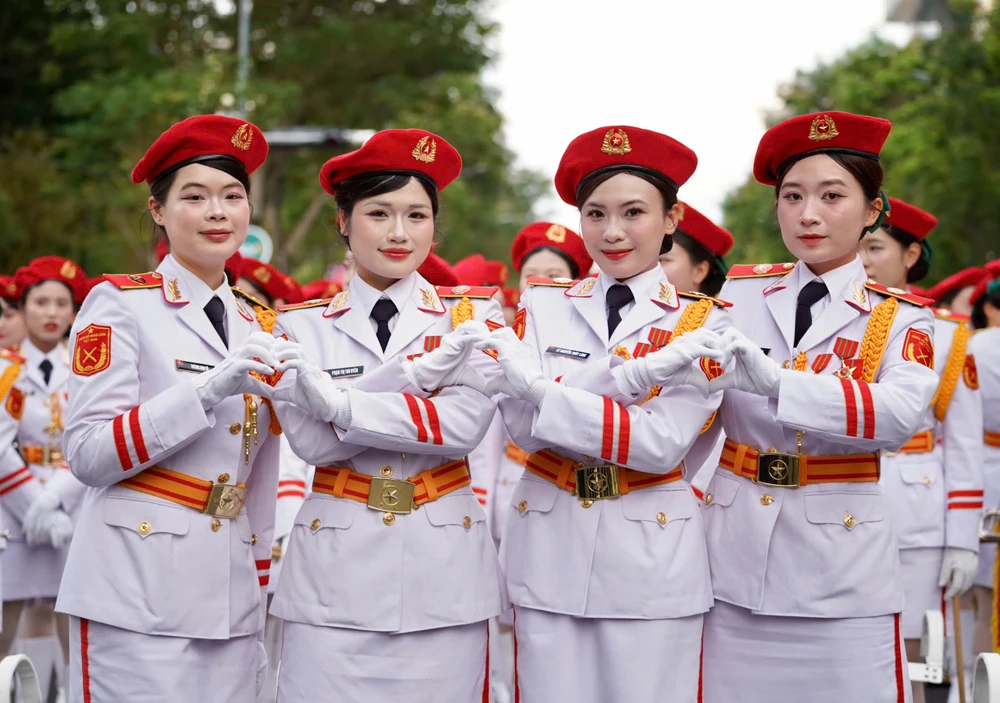 diễu binh 30-4 (1).jpg