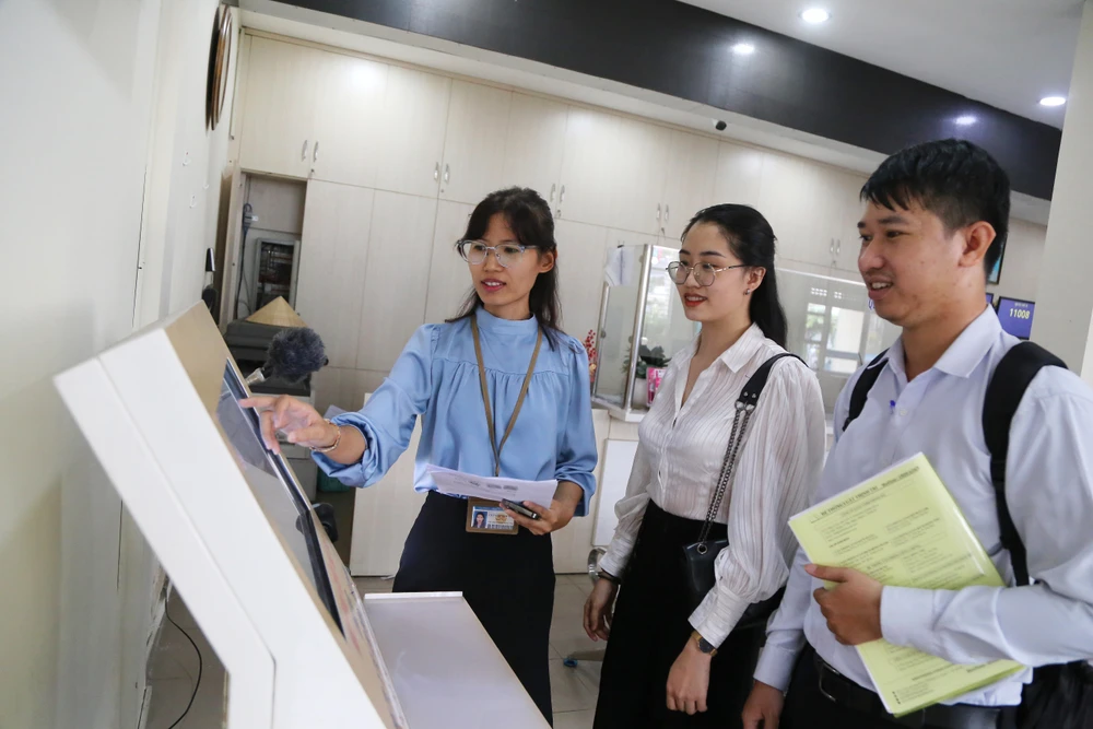 đội ngũ cán bộ (31).JPG