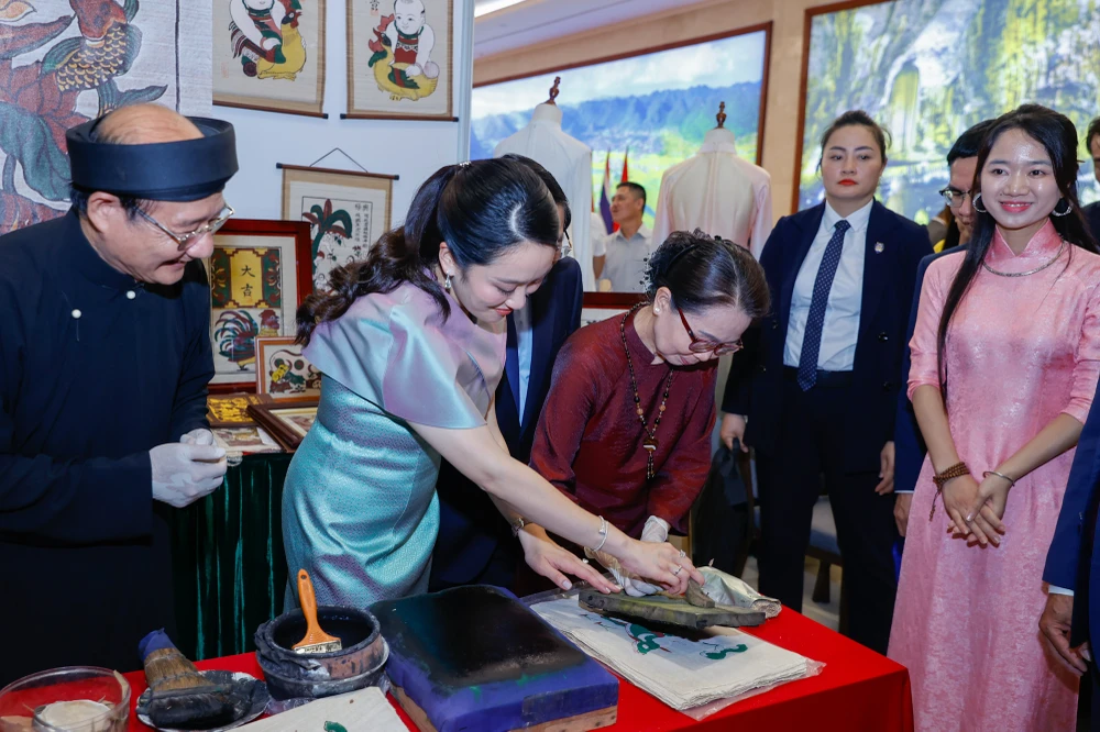 Thủ tướng thái lan (5).jpg