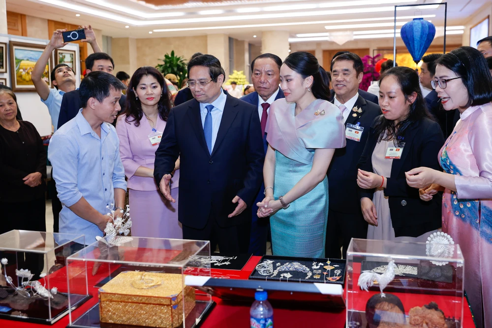 Thủ tướng thái lan (7).jpg