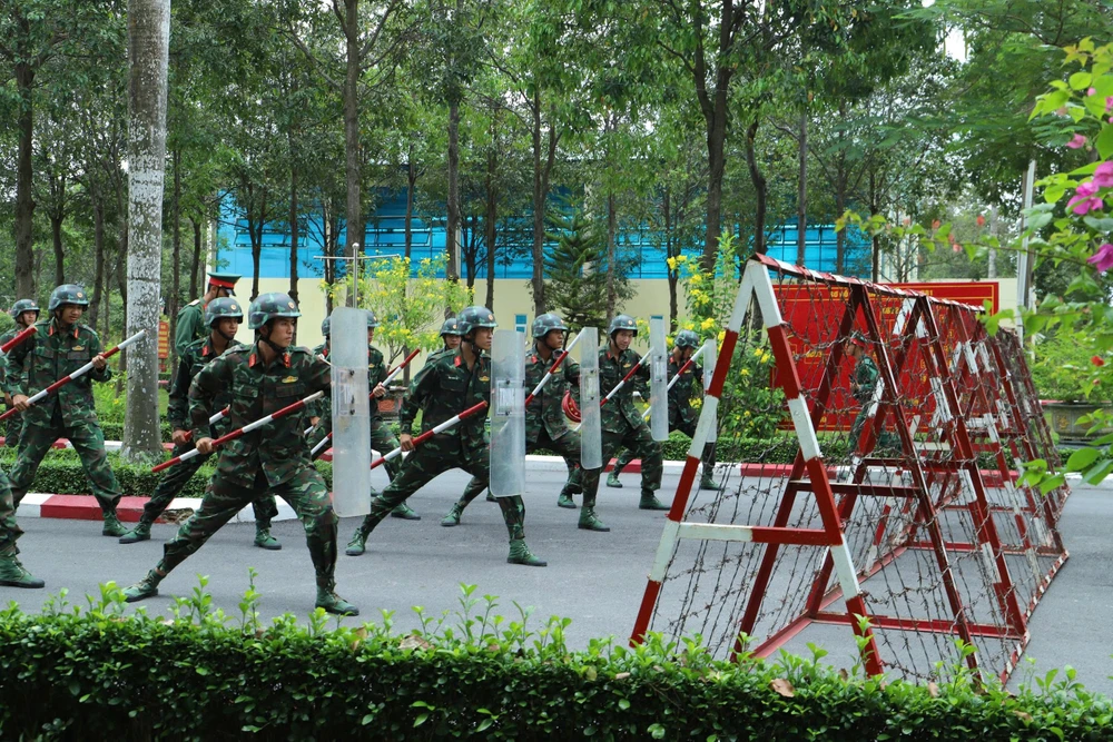 sẵn sàng chiến đấu (10).jpg