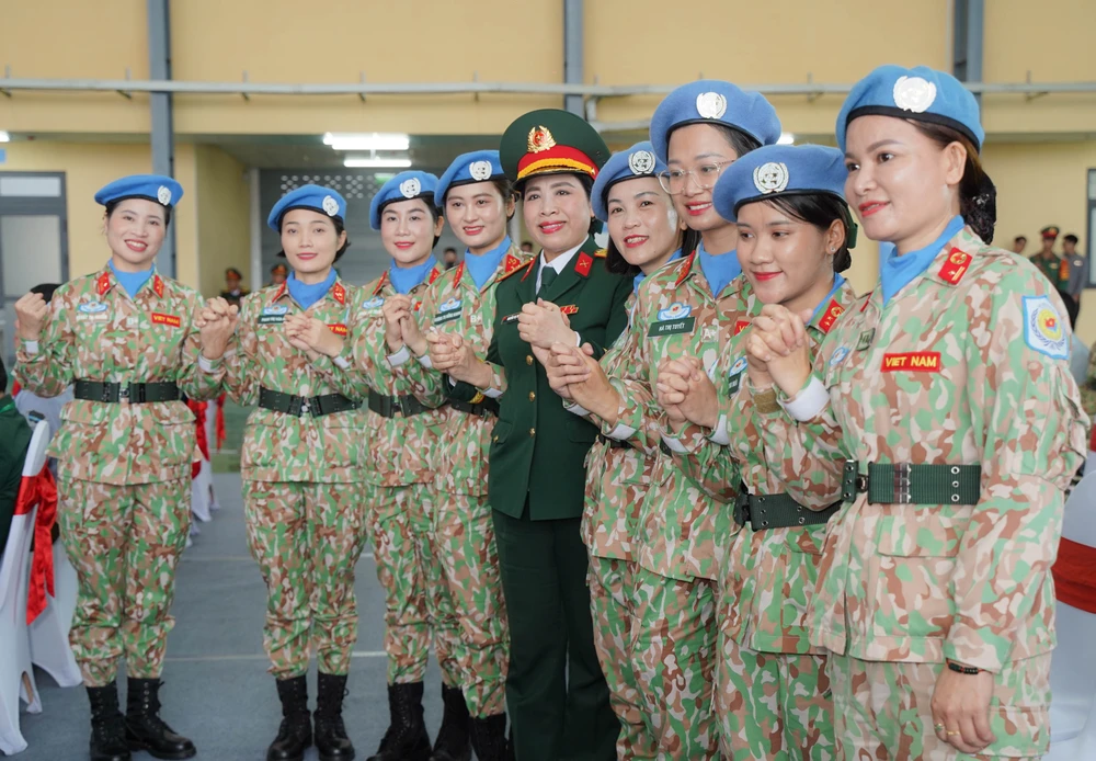 chiến sĩ mũ nồi xanh.jpg