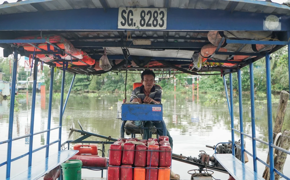 ông bảy đò (1).jpg