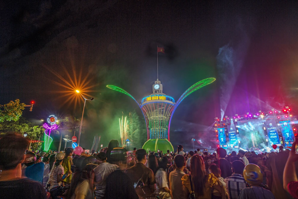 Đêm hội chào đón năm mới 2026-Nguyễn Văn Tuấn.jpg