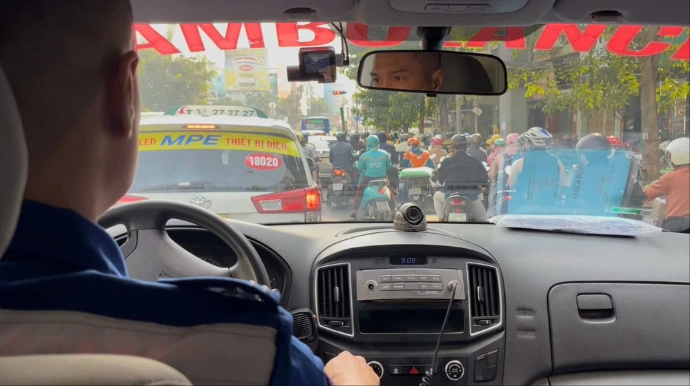 xe cứu thương.JPG