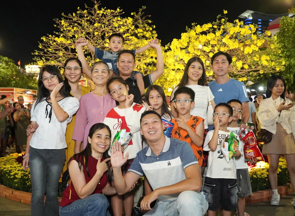 đường hoa nguyễn huệ (6).jpg