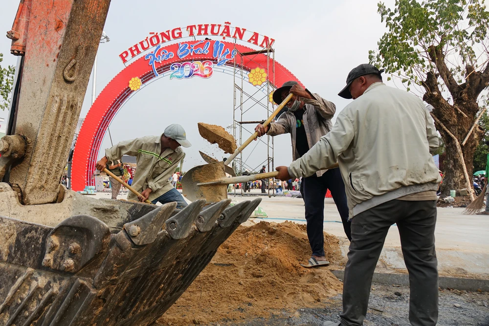 KHẨN TRƯƠNG CHUẨN BỊ ĐÓN XUÂN BÍNH NGỌ 2026_BÙI VĂN VÂN.jpg