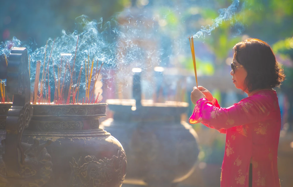 LỄ CHÙA_NGUYỄN XUÂN THẮNG.jpg