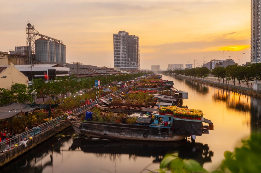 NƠI XUÂN CẬP BẾN_CHÂU GIA TOÀN.jpg