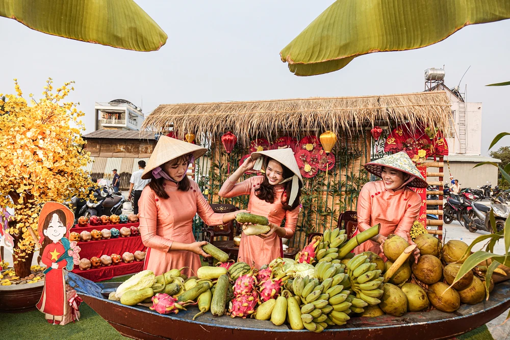 VĂN HÓA NAM BỘ ĐÓN CHÀO XUÂN_BÙI VĂN VÂN.jpg