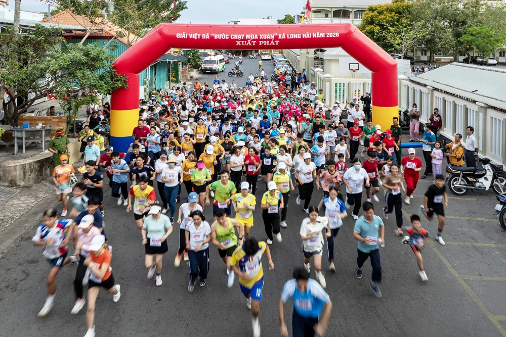 BƯỚC CHẠY MÙA XUÂN_LÊ ĐÌNH NHƠN.jpg