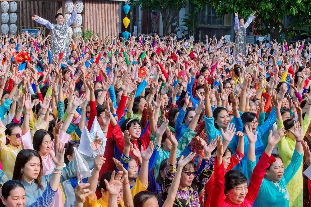 NGÀY QUỐC TẾ PHỤ NỮ 8-3_NGUYỄN MẠNH CƯỜNG.jpg