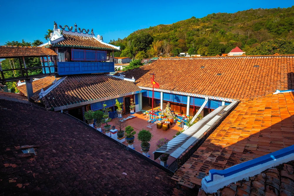 nhà lớn long sơn (1).jpg