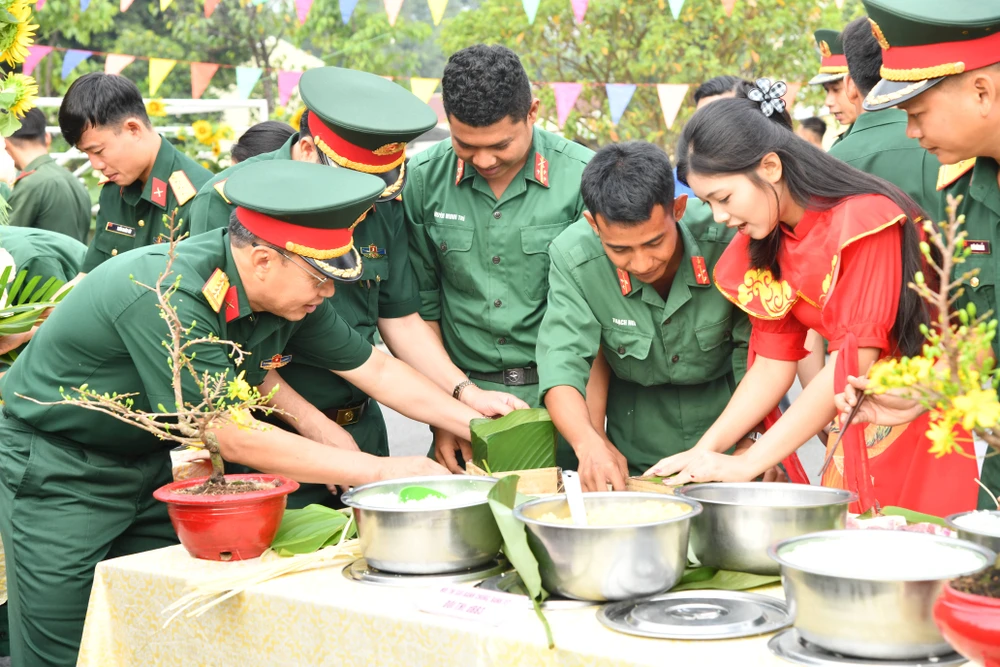 sắc màu mới (1).jpg