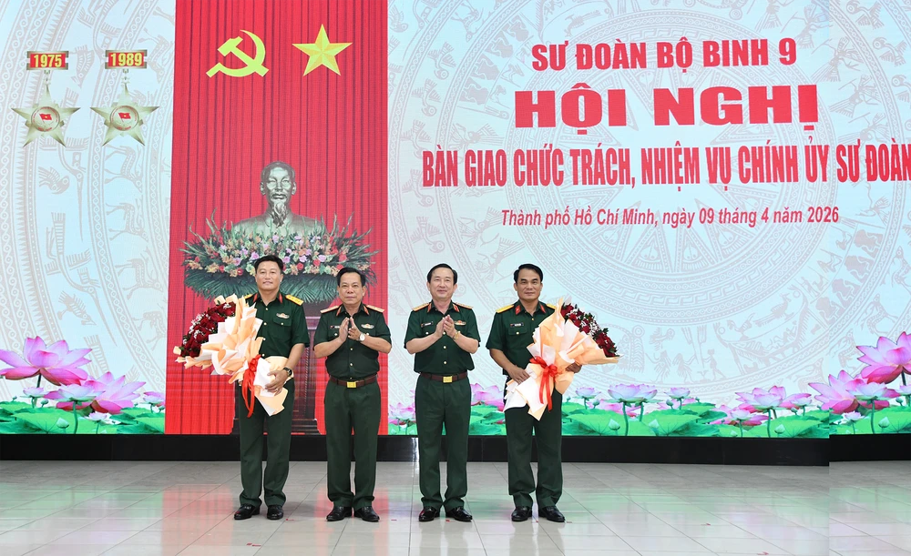 bàn giao (1).png