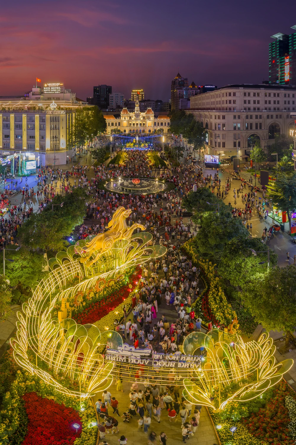 NGỰA VÀNG TUNG VÓ PHI NƯỚC ĐẠI_LÊ HỮU NGHỊ_GIẢI KK.jpg