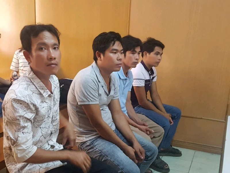 Luật sư đứng dậy phản đối Kiểm sát viên dọa nạt bị cáo