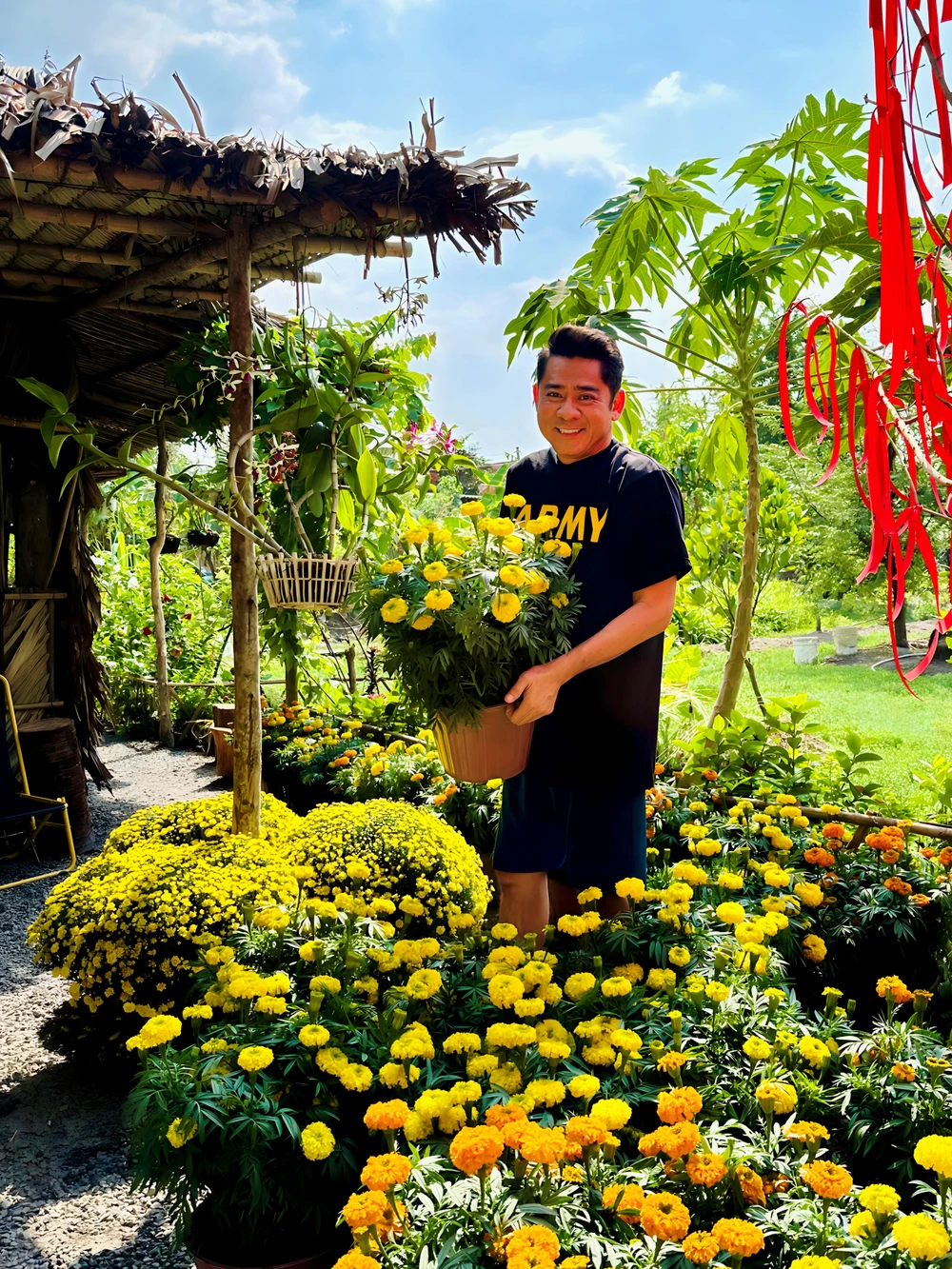 Diễn viên Huỳnh Anh Tuấn trang trí Tết-3.jpg