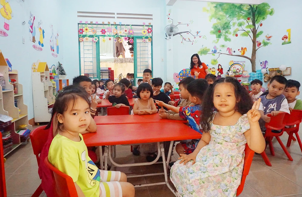 tạm ngừng thu phí trường học.jpg