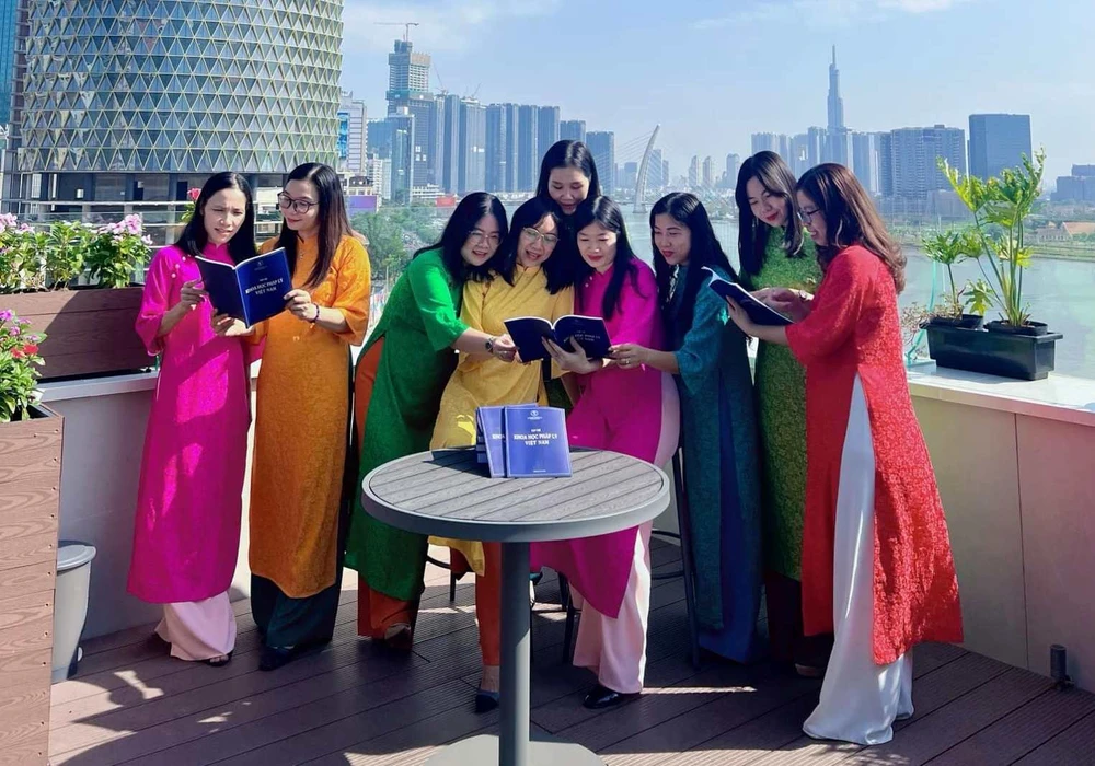 ĐH Luật TP.HCM.jpg