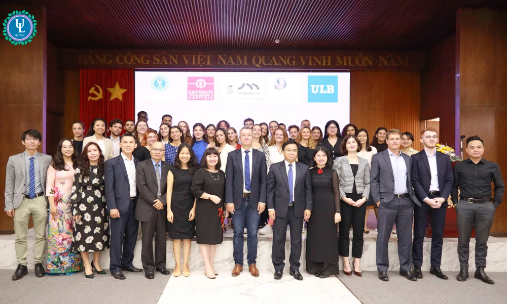 ĐH Luật TP.HCM 6.jpg