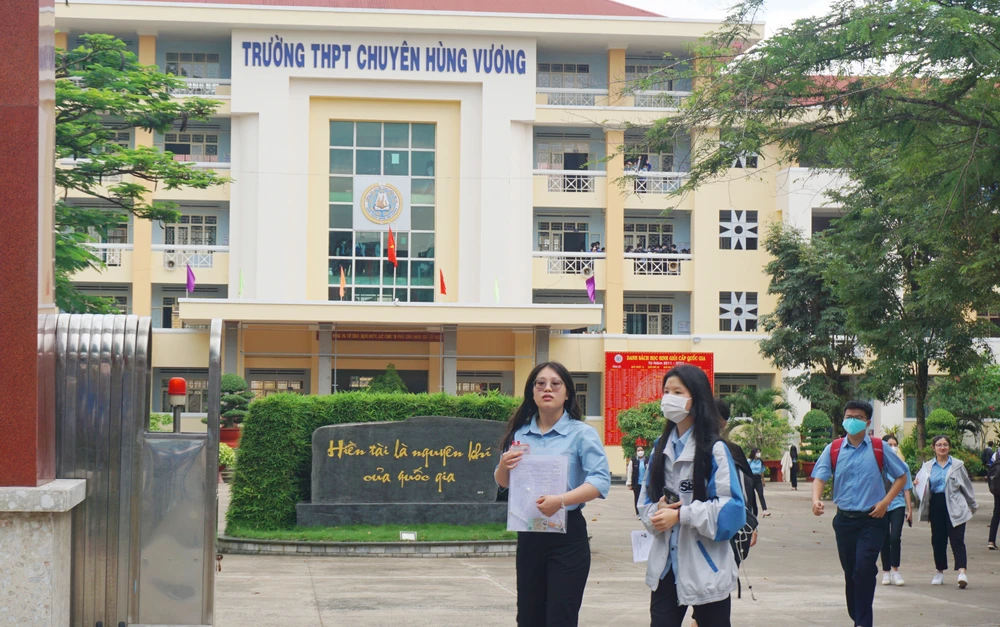 Đề môn Văn thi vào lớp 10.jpeg