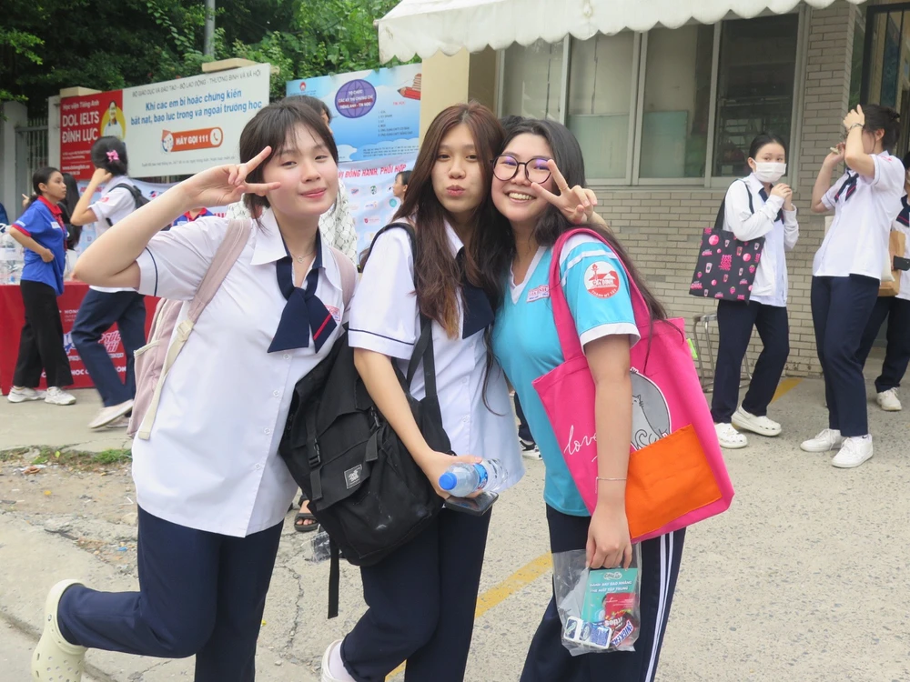 Đề Toán thi tốt nghiệp THPT 2024PA1.jpg