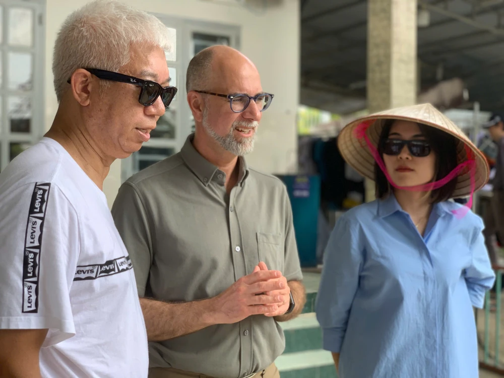 Chuyến thăm của các thành viên tàu Hải quân Hoàng gia Canada Montréal đến “Mái ấm tình mẹ 2” tại Bình Dương sáng nay, 17-8, diễn ra hết sức ý nghĩa.