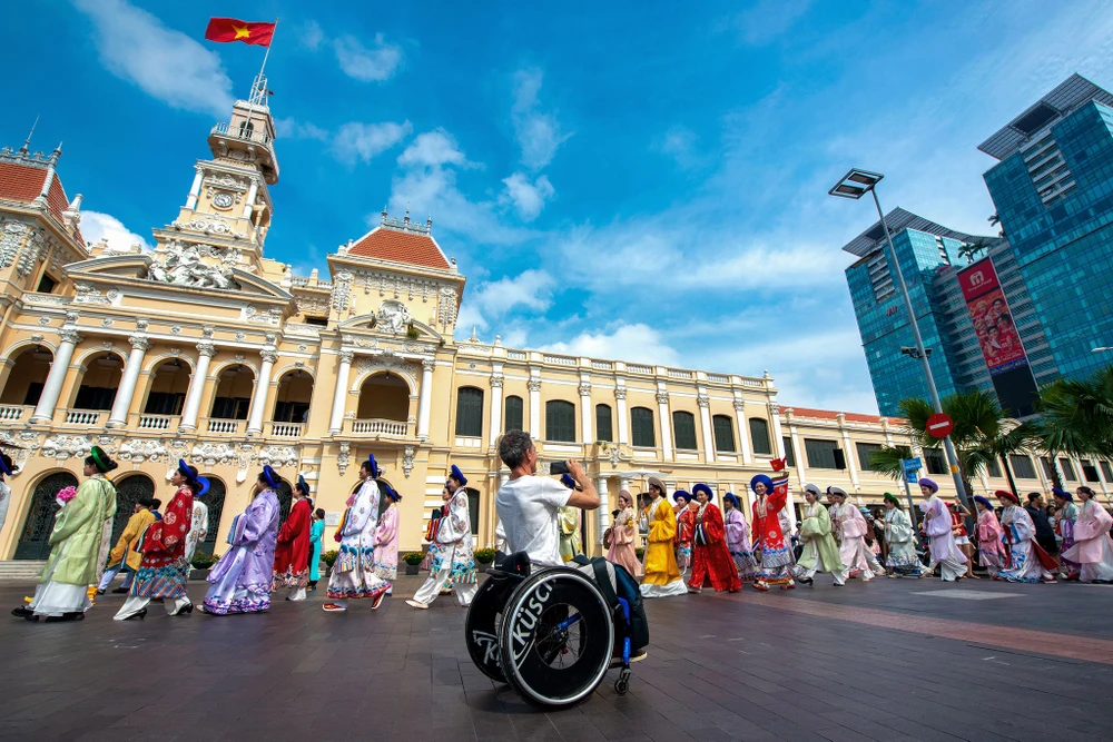 sắc màu mới 3.jpg