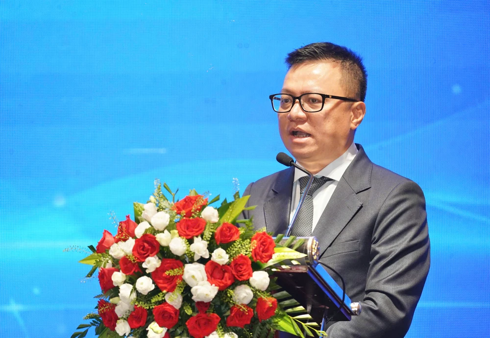 Nhà báo Lê Quốc Minh, Ủy viên Trung ương Đảng, Tổng Biên tập báo Nhân Dân, Phó Trưởng ban Tuyên giáo và Dân vận Trung ương, Chủ tịch Hội Nhà báo Việt Nam phát biểu tại sự kiện. Ảnh: THUẬN VĂN