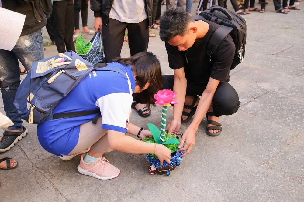 Sinh viên năm nhất làm hoa công nghệ cảnh báo khí gas ảnh 2