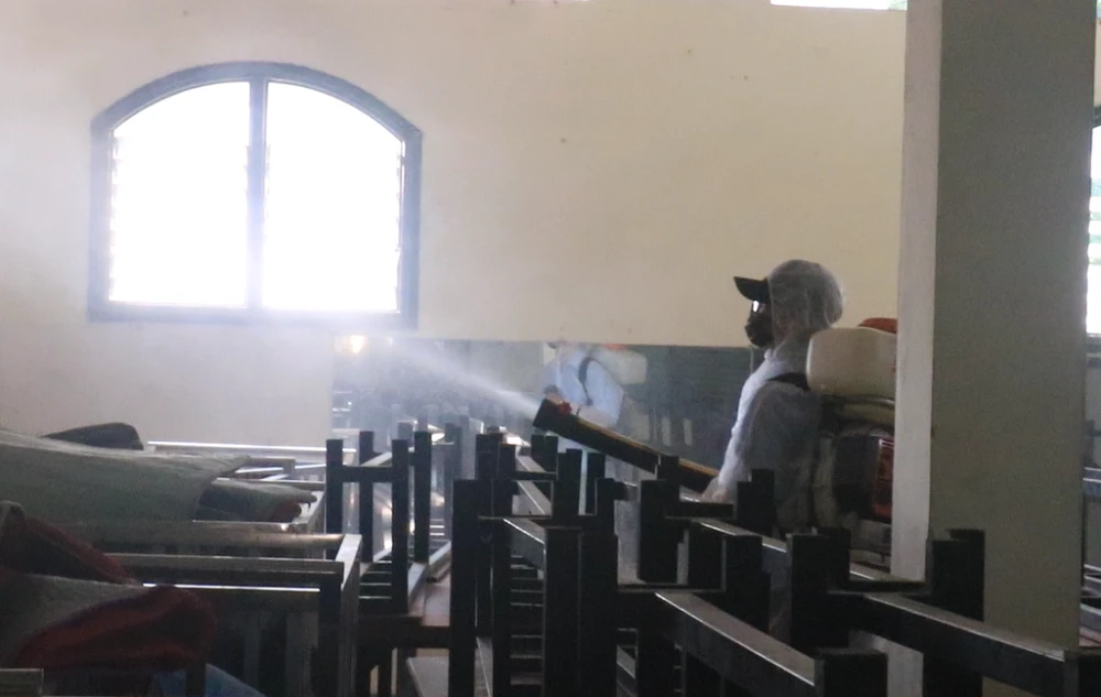 Trường khử khuẩn 2 tuần một lần để học sinh 12 quay lại lớp ảnh 4 Trường khử khuẩn 2 tuần một lần để học sinh 12 quay lại lớp ảnh 4