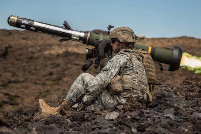Lính Mỹ phóng tên lửa Javelin tại thao trường ở Hawaii năm 2016. Ảnh: US ARMY