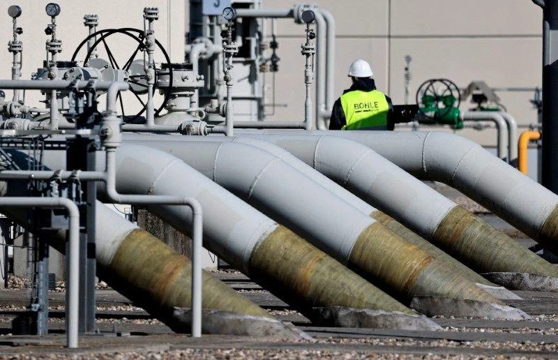 Công ty Gazprom của Nga thông báo giảm nguồn cung khí đốt cho EU xuống còn 20%. Ảnh: REUTERS Công ty Gazprom của Nga thông báo giảm nguồn cung khí đốt cho EU xuống còn 20%. Ảnh: REUTERS