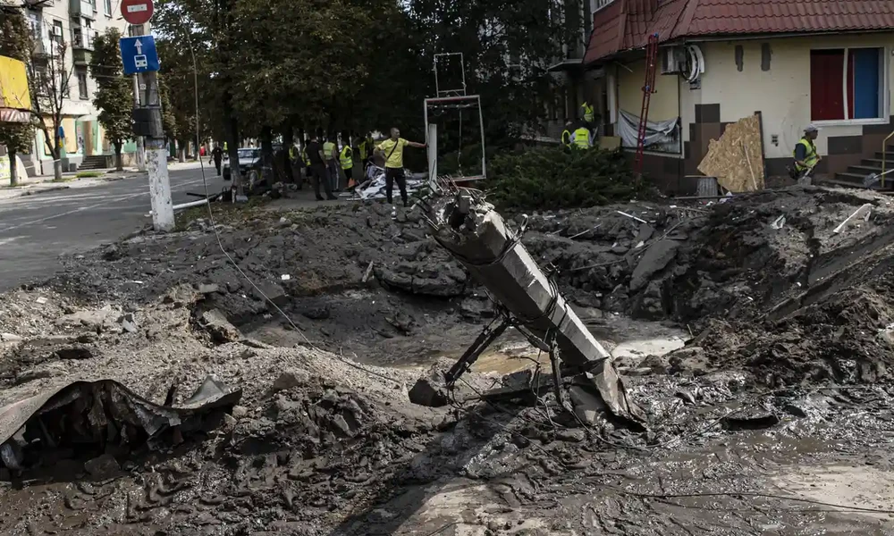 Một khu vực bị trúng pháo kích ở Donetsk. Ảnh: AA Một khu vực bị trúng pháo kích ở Donetsk. Ảnh: AA