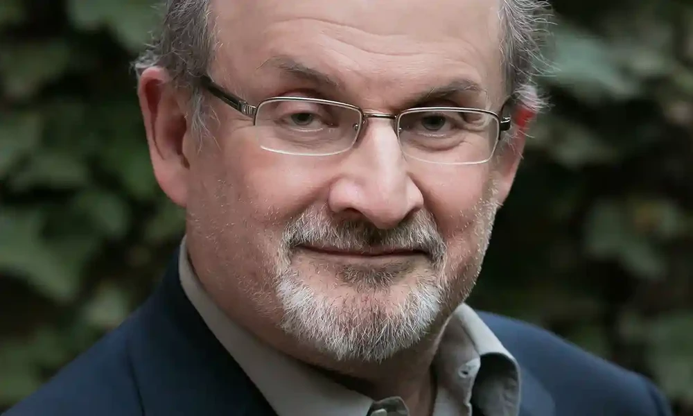 Nhà văn Salman Rushdie. Ảnh: PA