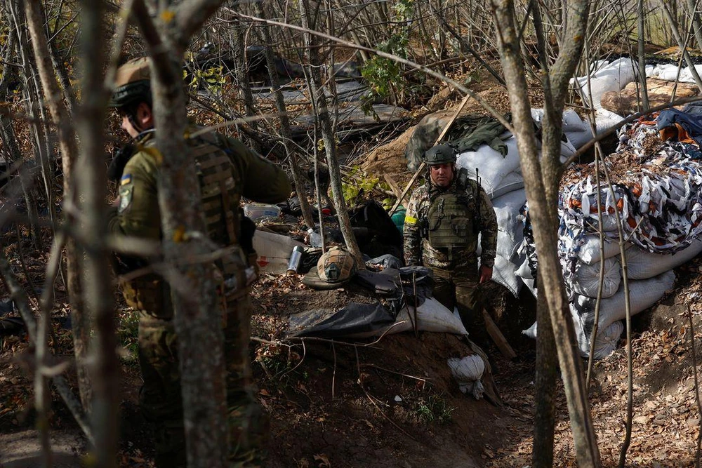 Binh sĩ Ukraine chiến đấu ở tỉnh Mykolaiv. Ảnh: REUTERS