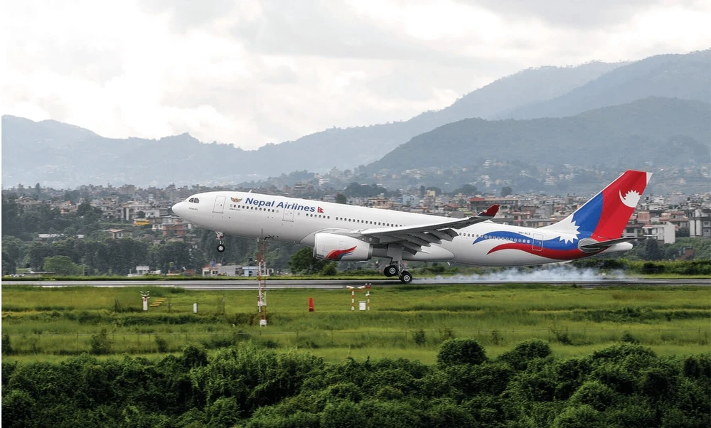 Một máy bay dân dụng của hãng hàng không Nepal Airlines. Ảnh: NAYA KHOJ/NEPALI TIMES