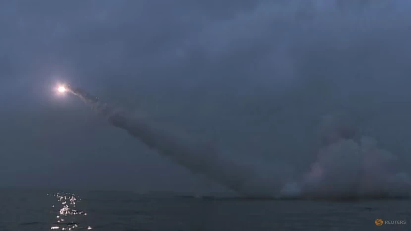 Triều Tiên bắn hai tên lửa hành trình chiến lược từ tàu ngầm sáng 12-3. Ảnh: KCNA