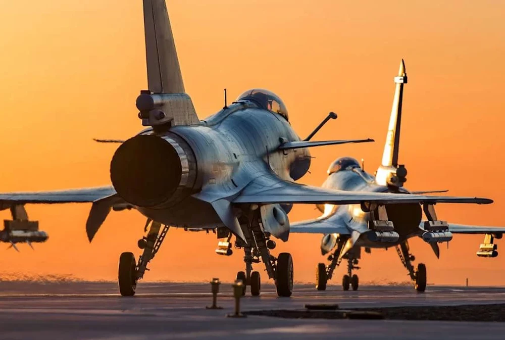 Máy bay chiến đấu J-10 của TQ. Ảnh: CHINA MILITARY