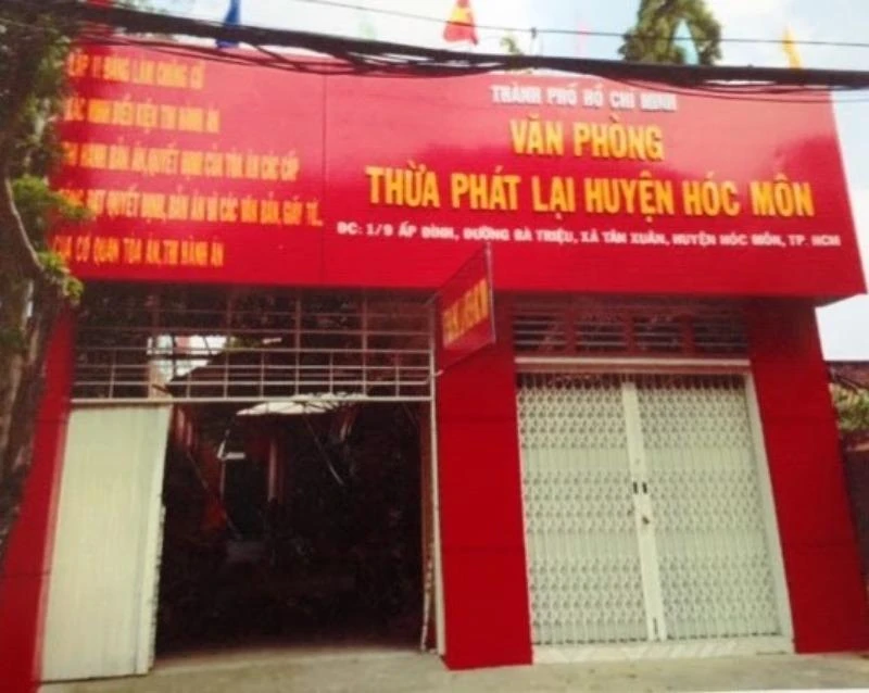 Tạm đình chỉ hoạt động Văn phòng Thừa phát lại huyện Hóc Môn ảnh 1