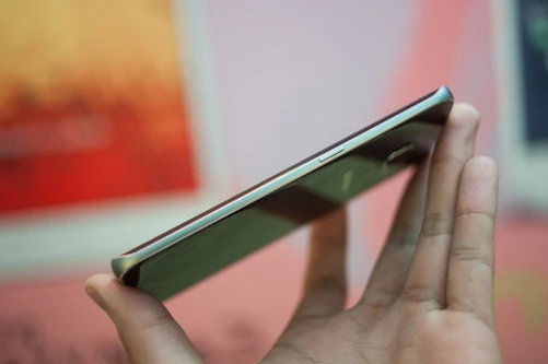 Samsung đang thiếu hụt màn hình cho Galaxy S6 Edge? ảnh 3 Samsung đang thiếu hụt màn hình cho Galaxy S6 Edge? ảnh 3