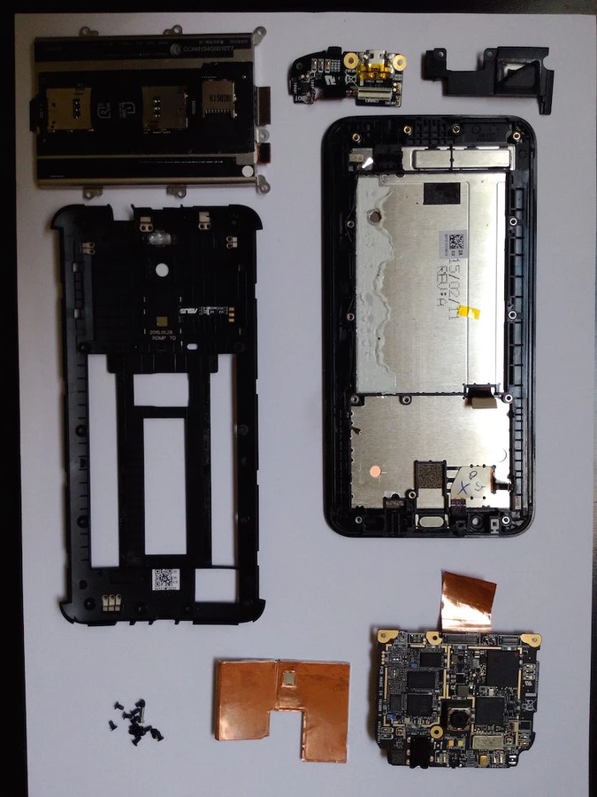 Cận cảnh quá trình “xẻ thịt” Zenfone 2 ảnh 6 Cận cảnh quá trình “xẻ thịt” Zenfone 2 ảnh 6