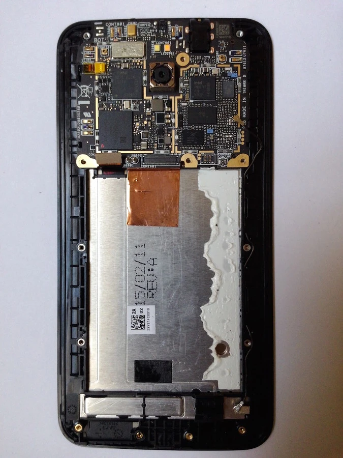 Cận cảnh quá trình “xẻ thịt” Zenfone 2 ảnh 7 Cận cảnh quá trình “xẻ thịt” Zenfone 2 ảnh 7