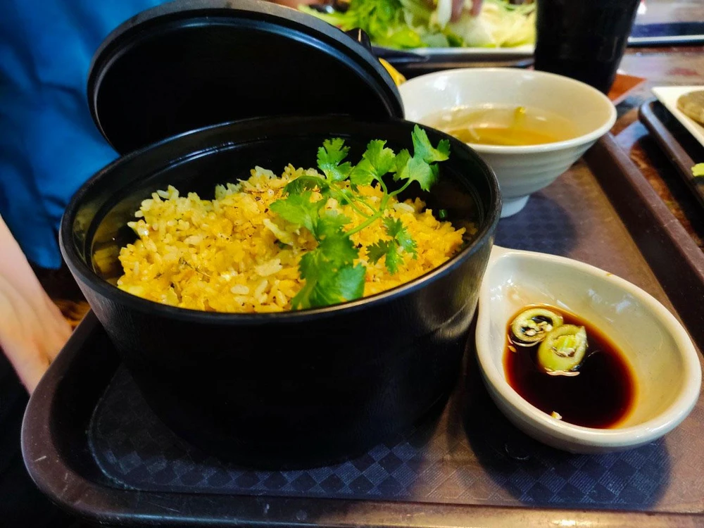 Sử dụng quá nhiều natri trong chế độ ăn hàng ngày có liên quan đến huyết áp. Ảnh: NHẬT LINH Sử dụng quá nhiều natri trong chế độ ăn hàng ngày có liên quan đến huyết áp. Ảnh: NHẬT LINH