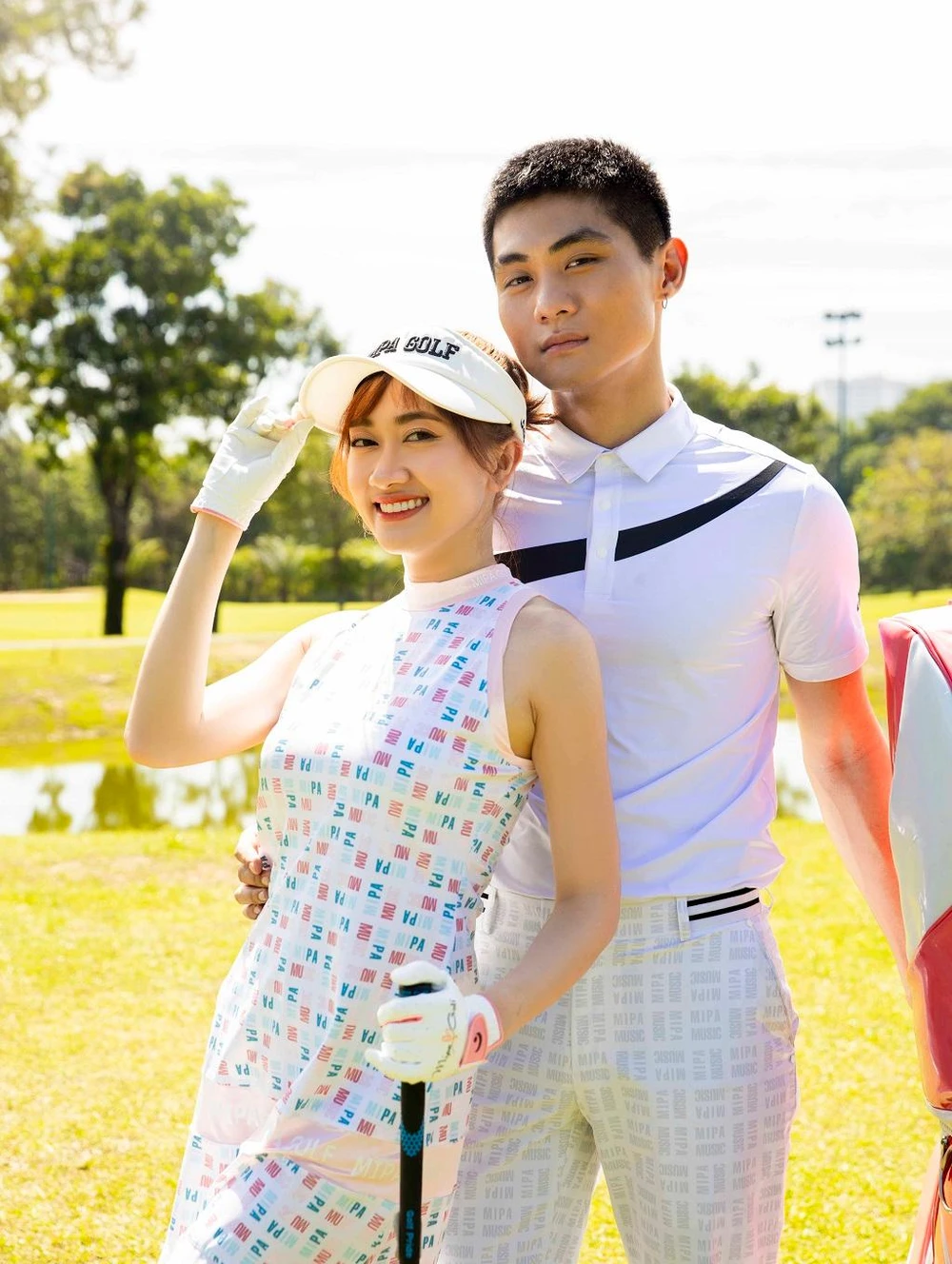 Phương Lan cùng mỹ nam Gen Z trên sân golf
